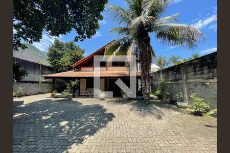 Casa para alugar com 245m², 4 quartos e 5 vagasÁrea Externa