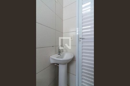 Banheiro de casa para alugar com 1 quarto, 25m² em Cidade Antônio Estêvão de Carvalho, São Paulo