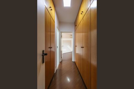 Casa de condomínio à venda com 360m², 4 quartos e 6 vagas Casa de condomínio à venda com 360m², 4 quartos e 6 vagasSuíte 2