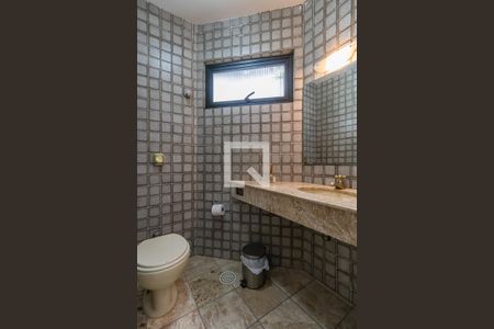 Casa de condomínio à venda com 360m², 4 quartos e 6 vagas Casa de condomínio à venda com 360m², 4 quartos e 6 vagasLavabo