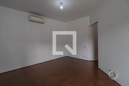 Casa de condomínio à venda com 360m², 4 quartos e 6 vagas Casa de condomínio à venda com 360m², 4 quartos e 6 vagasQuarto 1