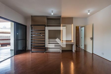 Casa de condomínio à venda com 360m², 4 quartos e 6 vagas Casa de condomínio à venda com 360m², 4 quartos e 6 vagasSuíte 2