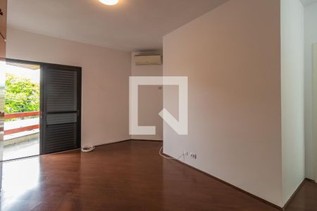 Casa de condomínio à venda com 360m², 4 quartos e 6 vagas Casa de condomínio à venda com 360m², 4 quartos e 6 vagasSuíte 1