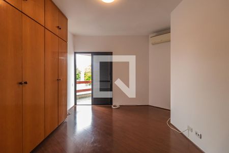 Casa de condomínio à venda com 360m², 4 quartos e 6 vagas Casa de condomínio à venda com 360m², 4 quartos e 6 vagasSuíte 1