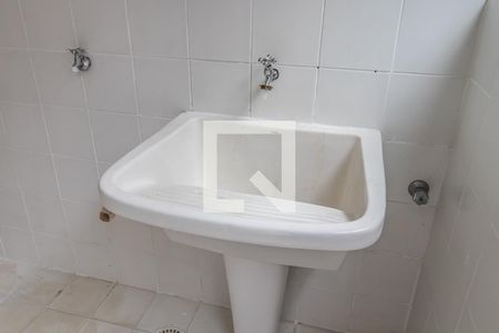 Casa de condomínio à venda com 360m², 4 quartos e 6 vagas Casa de condomínio à venda com 360m², 4 quartos e 6 vagasÁrea de Serviço