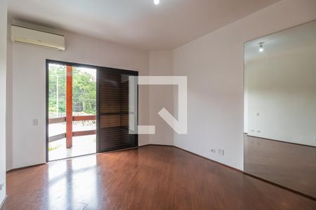 Casa de condomínio à venda com 360m², 4 quartos e 6 vagas Casa de condomínio à venda com 360m², 4 quartos e 6 vagasQuarto 2