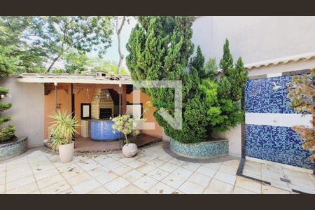 Casa à venda com 300m², 4 quartos e 4 vagas