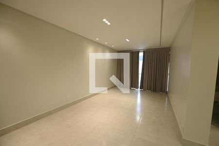 Apartamento para alugar com 120m², 3 quartos e sem vagaSala