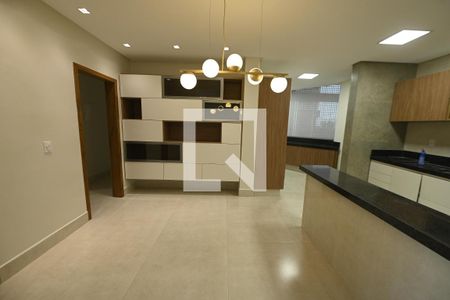 Apartamento para alugar com 120m², 3 quartos e sem vagaCozinha 