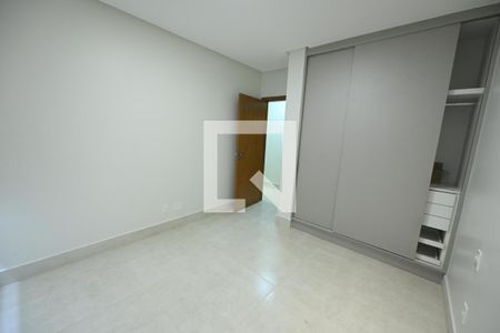 Apartamento para alugar com 120m², 3 quartos e sem vagaQuarto