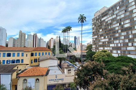 Vista da Sala de Tv  de apartamento à venda com 3 quartos, 200m² em Centro, Campinas