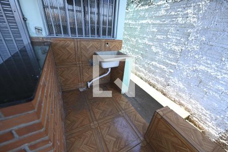 Casa para alugar com 70m², 2 quartos e 1 vagaÁrea de serviço