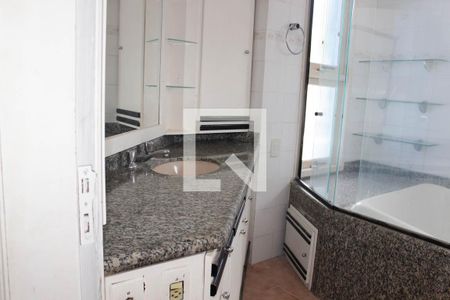 Casa para alugar com 350m², 3 quartos e 4 vagasBanheiro da Suite