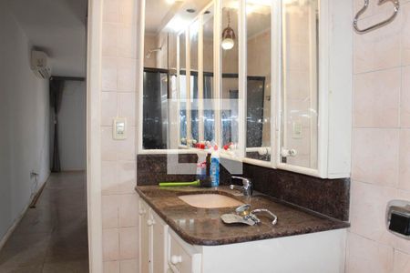 Casa para alugar com 350m², 3 quartos e 4 vagasBanheiro Social