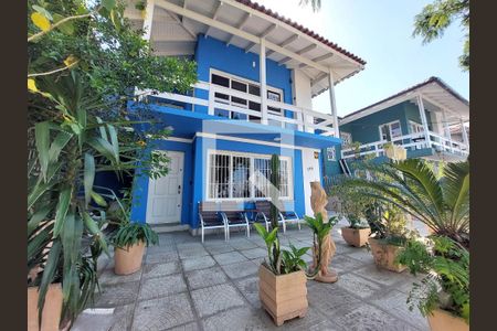 Casa para alugar com 350m², 3 quartos e 4 vagasFachada