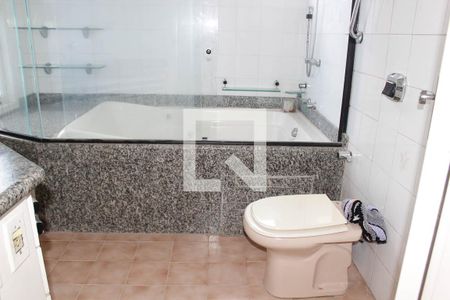 Casa para alugar com 350m², 3 quartos e 4 vagasBanheiro da Suite