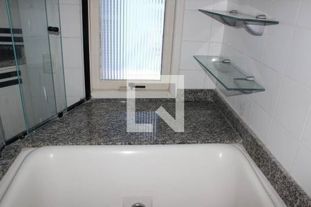 Casa para alugar com 350m², 3 quartos e 4 vagasBanheiro da Suite