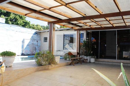 Casa para alugar com 350m², 3 quartos e 4 vagasPátio e Piscina