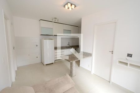 Sala/Cozinha de apartamento para alugar com 2 quartos, 36m² em Vila Sofia, São Paulo