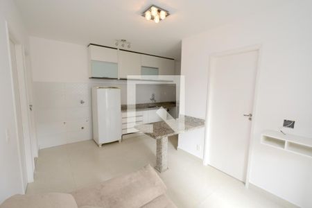 Sala/Cozinha de apartamento à venda com 2 quartos, 36m² em Vila Sofia, São Paulo