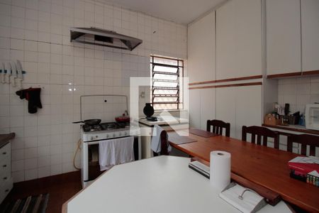 Casa à venda com 360m², 3 quartos e 3 vagas Casa à venda com 360m², 3 quartos e 3 vagasCozinha