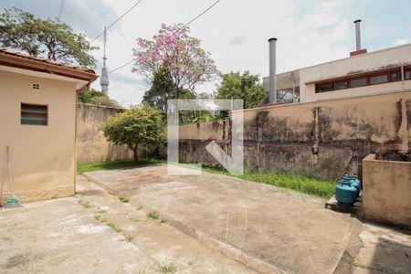 Casa à venda com 360m², 3 quartos e 3 vagas Casa à venda com 360m², 3 quartos e 3 vagasQuintal