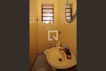 Casa à venda com 360m², 3 quartos e 3 vagas Casa à venda com 360m², 3 quartos e 3 vagasLavabo