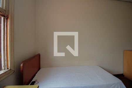 Casa à venda com 360m², 3 quartos e 3 vagas Casa à venda com 360m², 3 quartos e 3 vagasQuarto 1