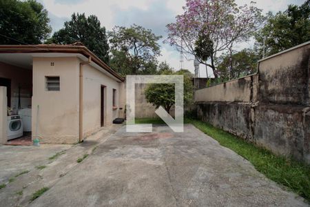 Casa à venda com 360m², 3 quartos e 3 vagas Casa à venda com 360m², 3 quartos e 3 vagasQuintal