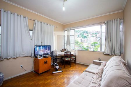 Apartamento à venda com 110m², 3 quartos e sem vaga Apartamento à venda com 110m², 3 quartos e sem vagaSala
