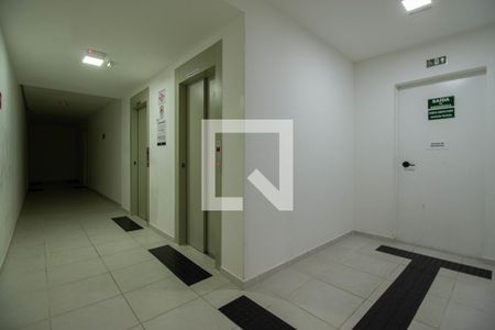 Apartamento à venda com 45m², 1 quarto e sem vagaElevadores