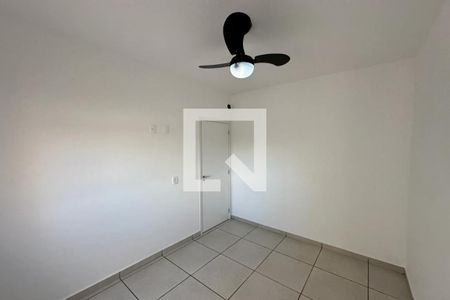Dormitório 01 de apartamento para alugar com 2 quartos, 43m² em Jardim Antartica, Ribeirão Preto