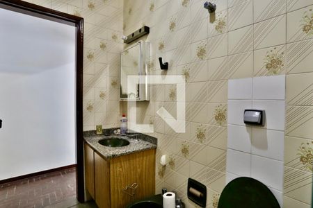 Casa para alugar com 350m², 4 quartos e 4 vagasBanheiro