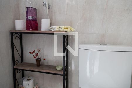 Casa à venda com 140m², 2 quartos e 2 vagas Casa à venda com 140m², 2 quartos e 2 vagasBanheiro 2