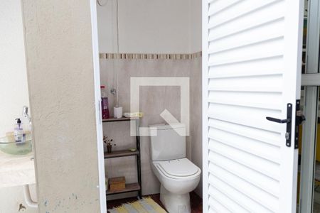 Casa à venda com 140m², 2 quartos e 2 vagas Casa à venda com 140m², 2 quartos e 2 vagasBanheiro 2