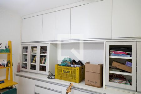 Casa à venda com 140m², 2 quartos e 2 vagas Casa à venda com 140m², 2 quartos e 2 vagasEscritório