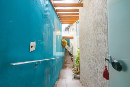 Casa à venda com 181m², 2 quartos e 2 vagas Casa à venda com 181m², 2 quartos e 2 vagasCorredor Lateral