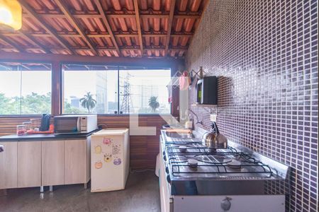 Casa à venda com 181m², 2 quartos e 2 vagas Casa à venda com 181m², 2 quartos e 2 vagasCozinha e Área de Serviço