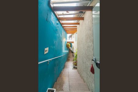 Casa à venda com 181m², 2 quartos e 2 vagas Casa à venda com 181m², 2 quartos e 2 vagasCorredor Lateral