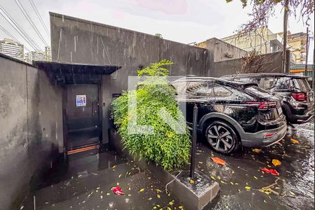 Casa à venda com 181m², 2 quartos e 2 vagas Casa à venda com 181m², 2 quartos e 2 vagasFachada