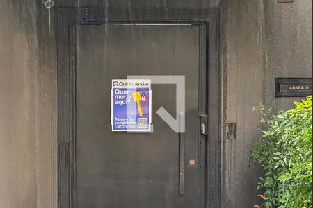 Casa à venda com 181m², 2 quartos e 2 vagas Casa à venda com 181m², 2 quartos e 2 vagasFachada