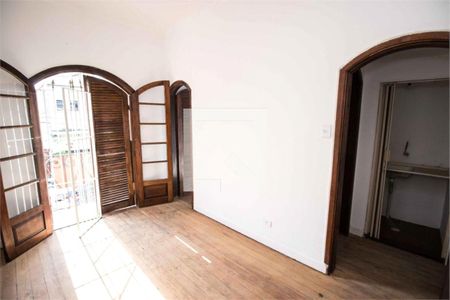 Casa à venda com 3 quartos, 81m² em Cambuci, São Paulo