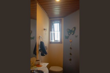 Lavabo de casa de condomínio para alugar com 4 quartos, 305m² em Nonoai, Porto Alegre