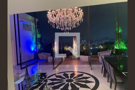 Apartamento à venda com 800m², 3 quartos e 7 vagas