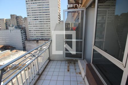 Sacada da Sala/Quarto de apartamento à venda com 1 quarto, 30m² em Centro Histórico, Porto Alegre