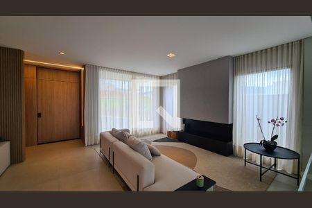 Casa de condomínio à venda com 460m², 4 quartos e 5 vagas Casa de condomínio à venda com 460m², 4 quartos e 5 vagasSala