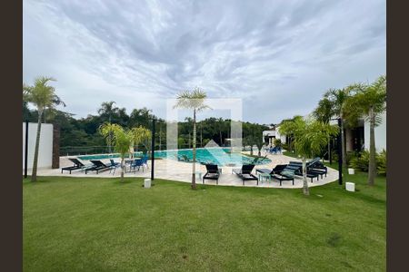 Casa de condomínio à venda com 460m², 4 quartos e 5 vagas Casa de condomínio à venda com 460m², 4 quartos e 5 vagasÁrea comum