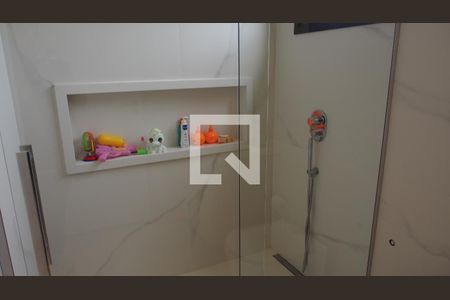 Casa de condomínio à venda com 460m², 4 quartos e 5 vagasBanheiro da Suíte 4