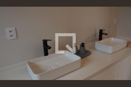 Casa de condomínio à venda com 460m², 4 quartos e 5 vagasBanheiro da Suíte 3