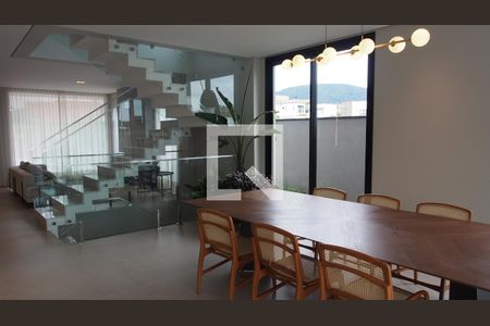 Sala de casa de condomínio à venda com 4 quartos, 460m² em Loteamento Brisas do Lago, Jundiaí
